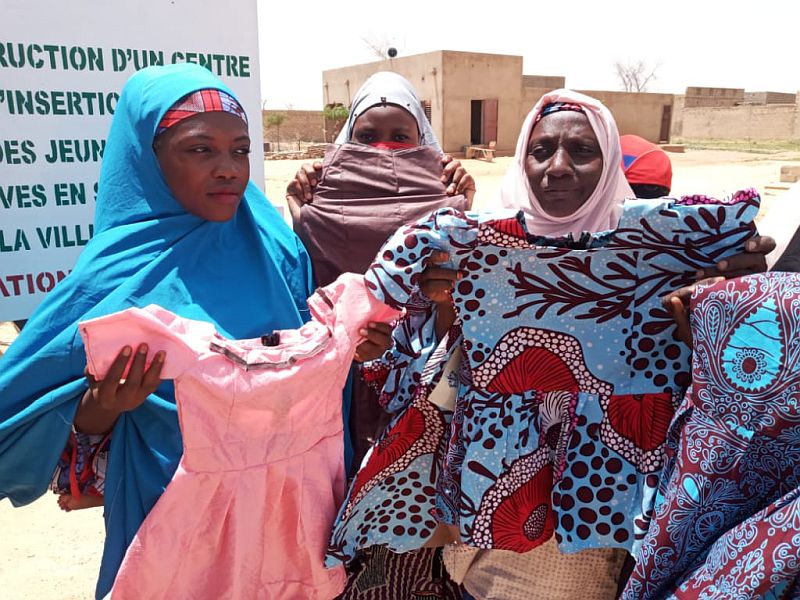 Hoffnung für Niger e. V. Kleiderkreationen aus der Schneiderlehre